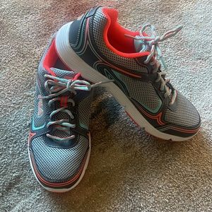 FILA Sneakers Running Athletic Shows Worn Once Sz 10 PERFECT